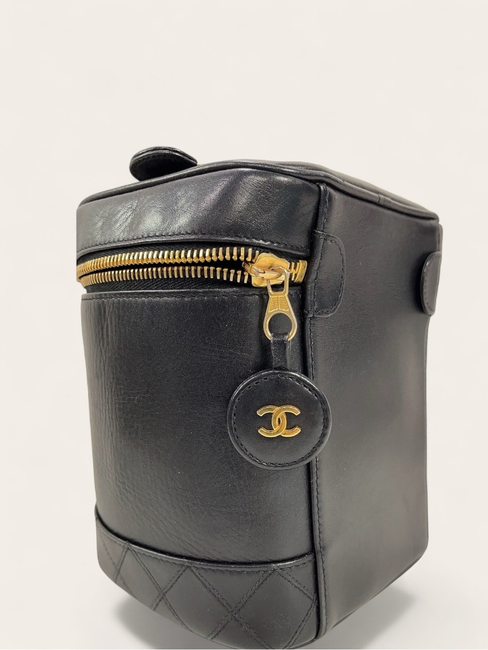 Chanel Vintage BlackLambskin Quilted Vanity Case Cosmetic Bag Gold CC